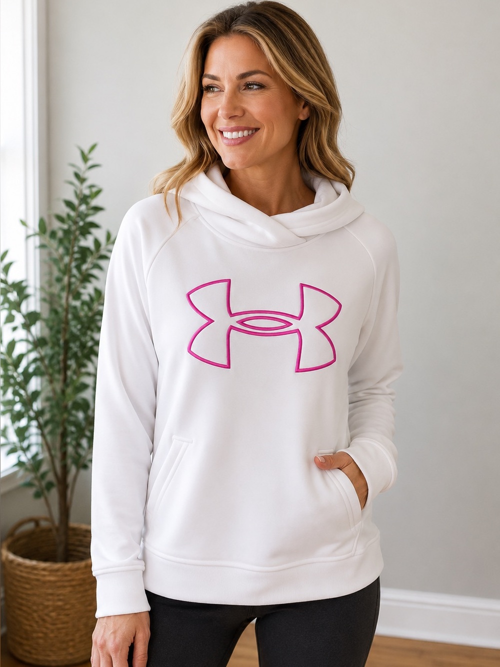 Under Armour White Hoodie Sweatshirt Medium Pink Logo Pullover Athletic